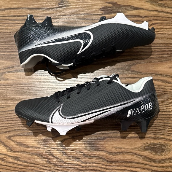Size 11.5 Nike Vapor Edge Speed 360 Black White Football Cleats CD0082-001 NEW
